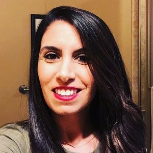 Meet your Posher, Christina